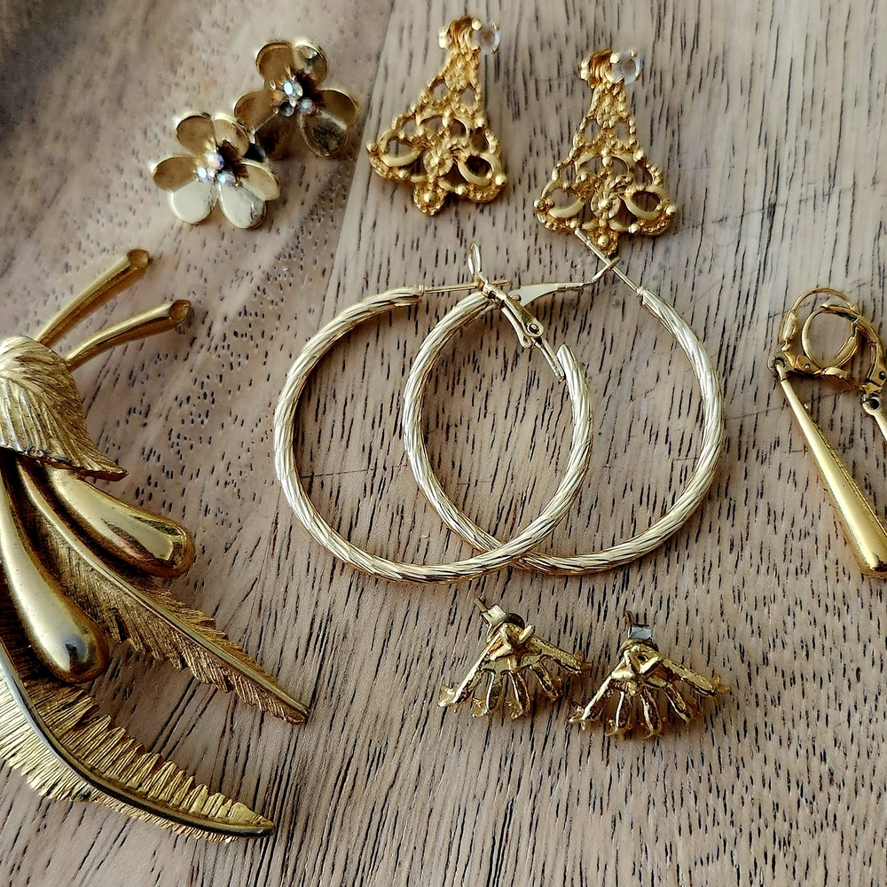Elegant Gold Women's Jewelry Set